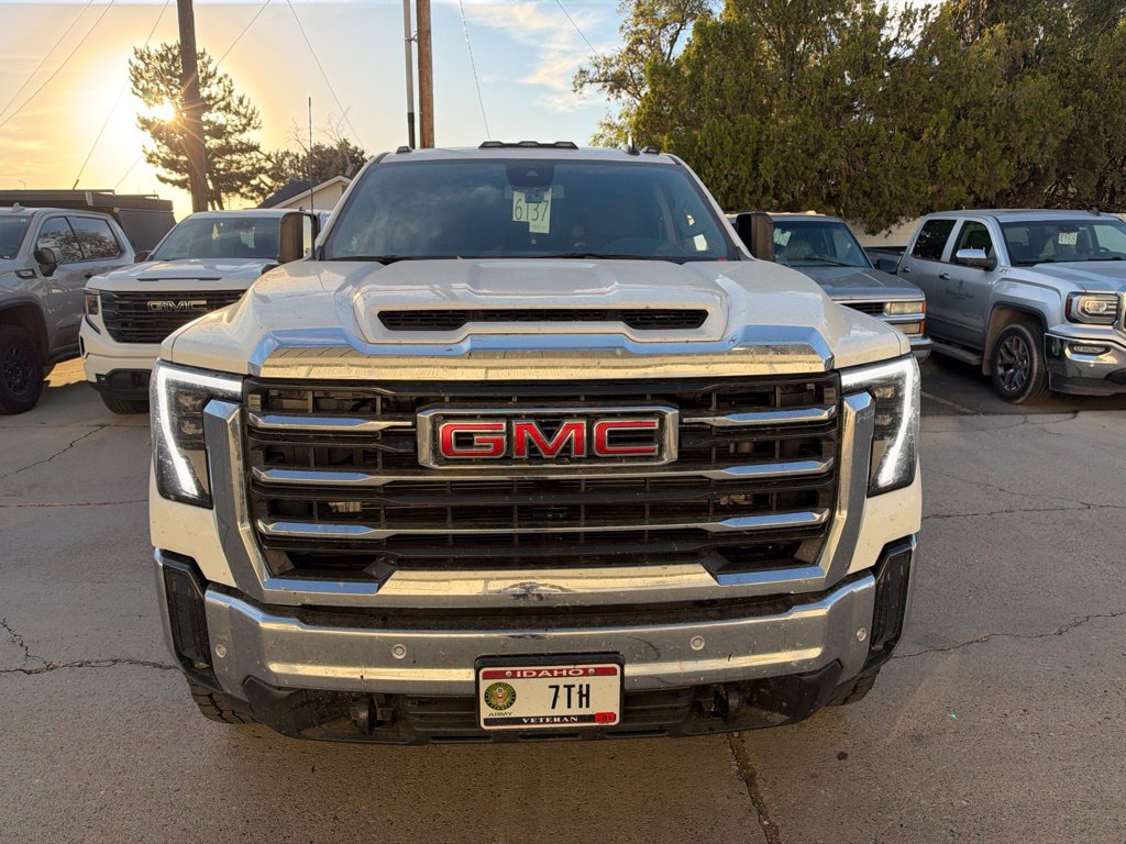 Used 2025 GMC Sierra 2500 SLE w/ SLE Value Package; AWD/4WD image 3