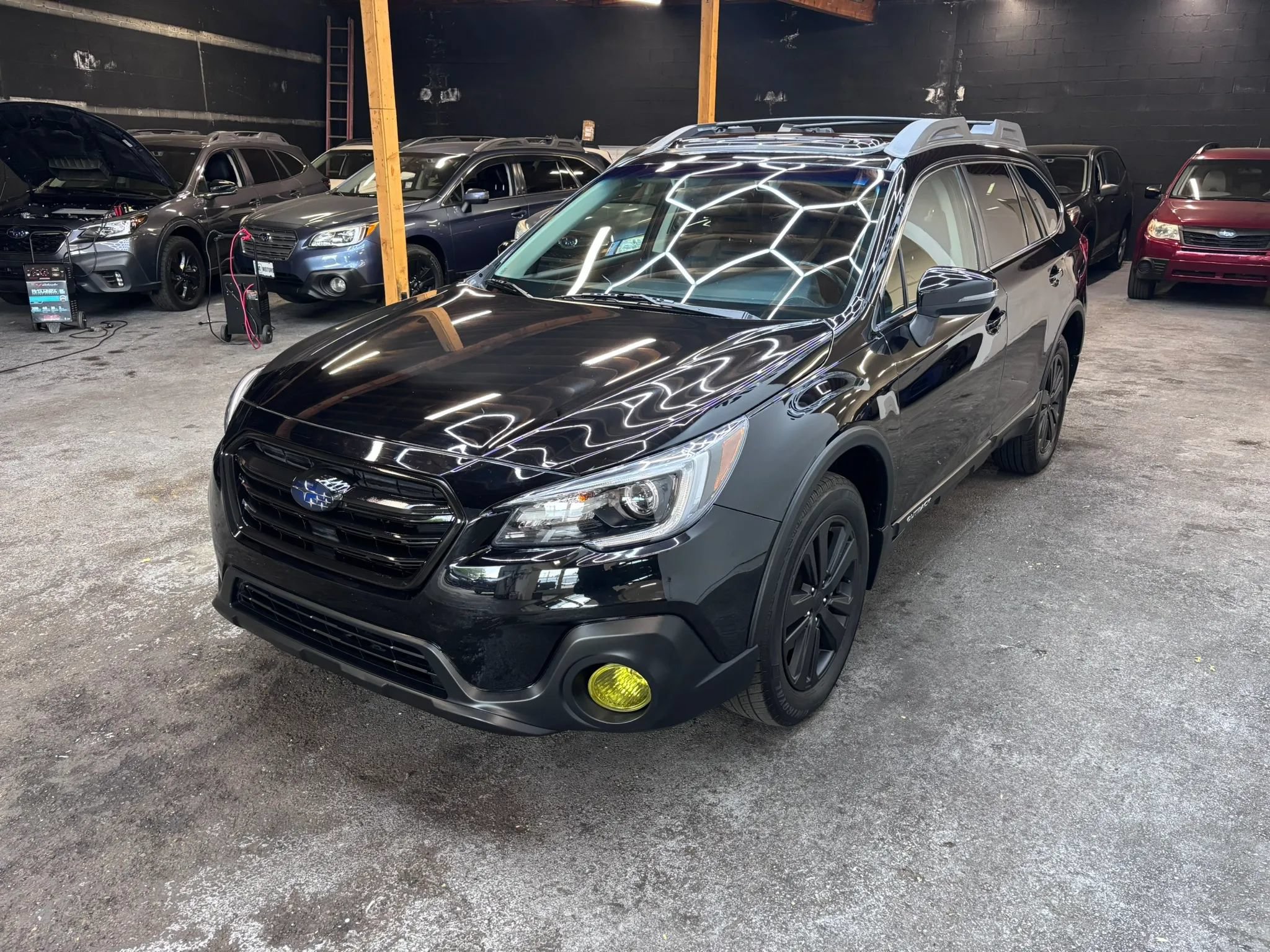 Used 2018 Subaru Outback 2.5i Limited AWD/4WD image 3