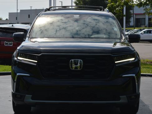 Used 2023 Honda Pilot Elite image 6