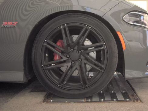 Used 2018 Dodge Charger R/T Scat Pack RWD image 10