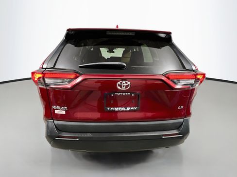 Used 2021 Toyota RAV4 LE FWD image 6