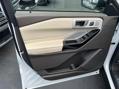 Certified 2022 Ford Explorer Platinum w/ Equipment Group 601A image 10