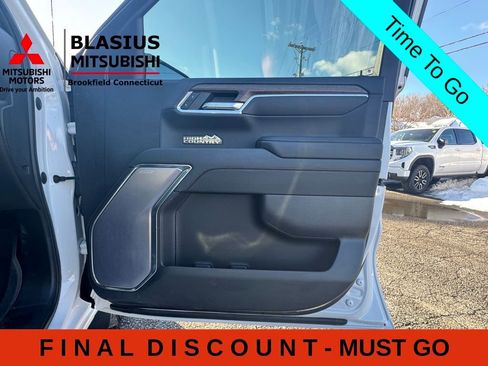 Used 2023 Chevrolet Silverado 1500 High Country w/ High Country Premium Package AWD/4WD image 38