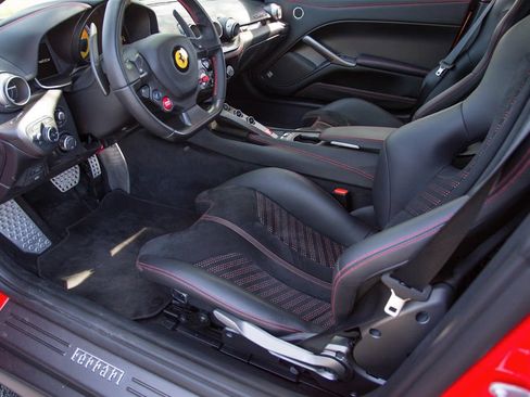 Used 2014 Ferrari F12 Berlinetta RWD image 4