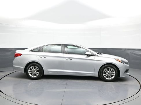 Used 2017 Hyundai Sonata SE image 5
