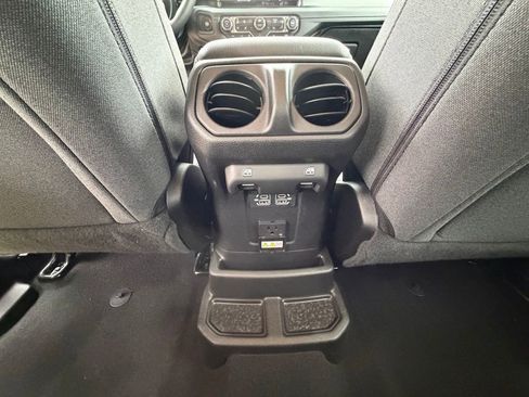Certified 2025 Jeep Wrangler Unlimited Sahara AWD/4WD image 32