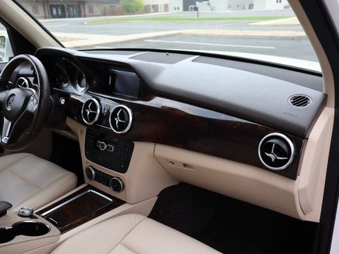 Used 2013 Mercedes-Benz GLK 250 BlueTEC 4MATIC image 17