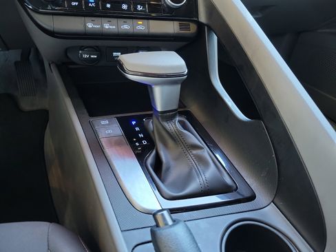 Used 2023 Hyundai Elantra SEL w/ Preferred Accessory Package image 23