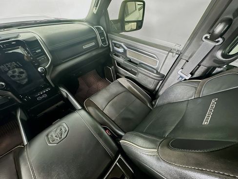 Used 2024 RAM 2500 Laramie w/ Sport Appearance Package image 11