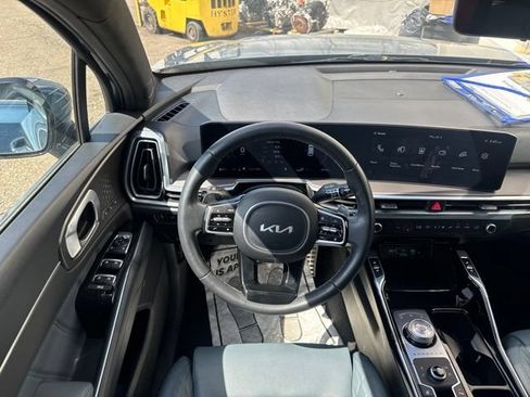 Certified 2025 Kia Sorento SX Prestige AWD/4WD image 20