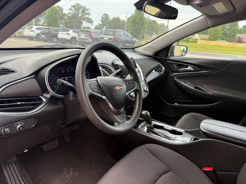 Used 2020 Chevrolet Malibu LT FWD image 9