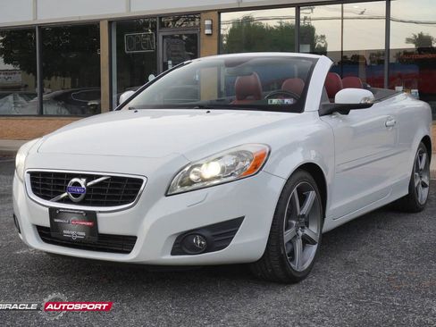 Used 2012 Volvo C70 T5 w/ Dynamic Trim Pkg image 3