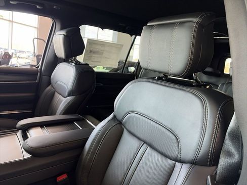 New 2026 Jeep Grand Wagoneer Summit w/ Premium Group III image 11