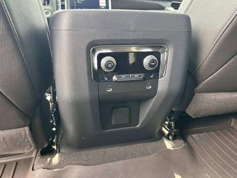 Used 2022 GMC Yukon Denali w/ Denali Premium Package image 22