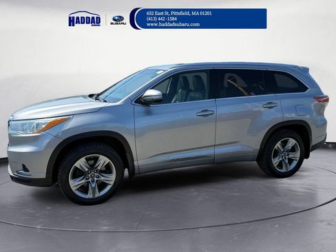 Used 2016 Toyota Highlander Limited AWD/4WD image 2