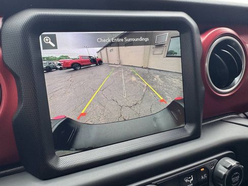 Used 2023 Jeep Gladiator Rubicon w/ Cold Weather Group AWD/4WD image 12