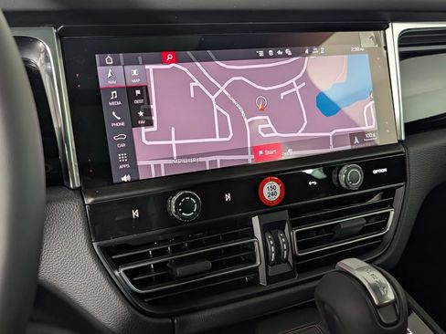 New 2026 Porsche Macan AWD/4WD image 33