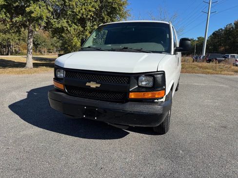 Used 2015 Chevrolet Express 2500 Extended image 29