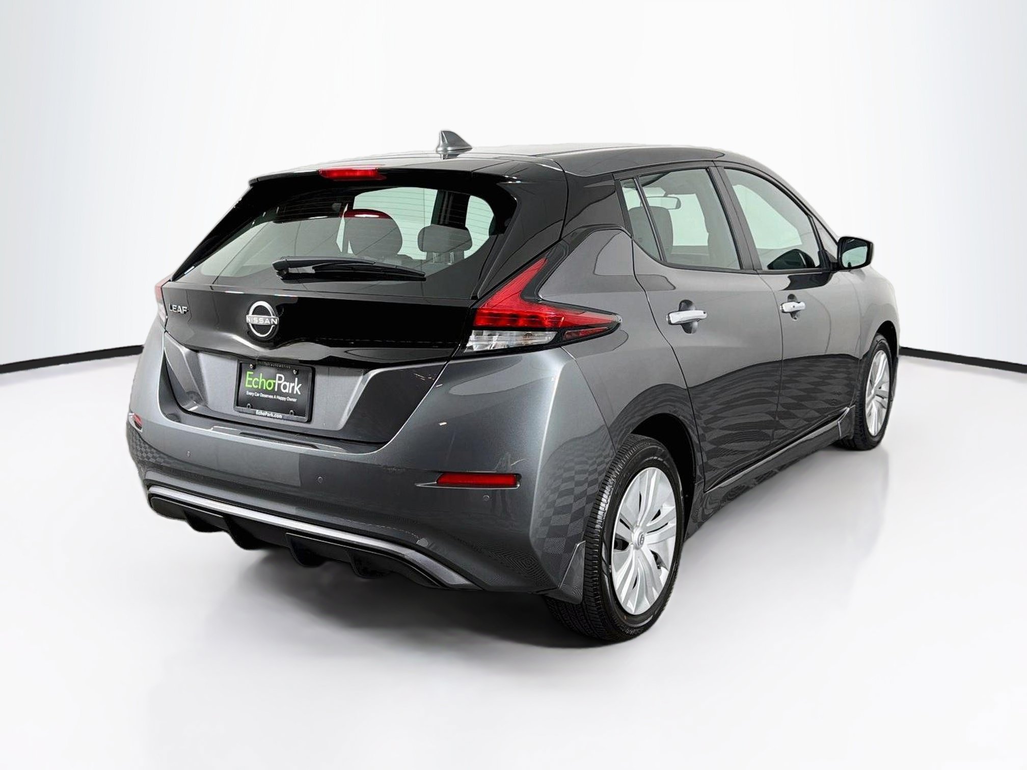 Used 2025 Nissan Leaf S FWD image 9