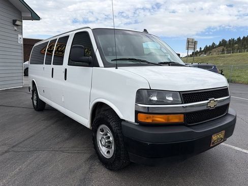 Used 2016 Chevrolet Express 3500 LT w/ LT Preferred Equipment Group RWD image 4