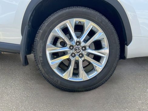 Used 2023 Toyota Highlander Limited AWD/4WD image 31