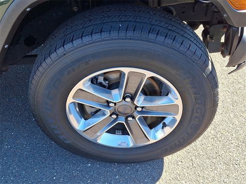 Used 2021 Jeep Wrangler Unlimited Sahara image 8