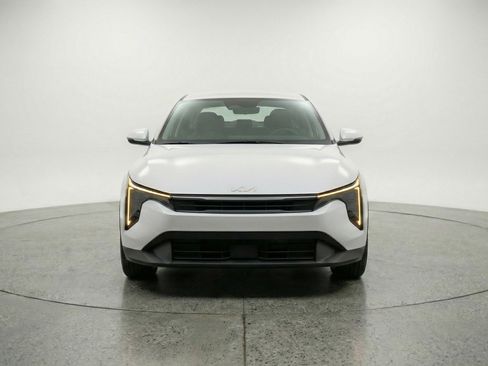 Used 2025 Kia K4 LXS image 1