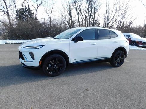 Certified 2025 Buick Envision Sport Touring image 7