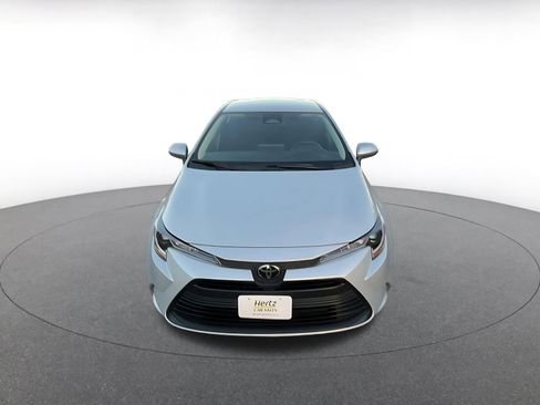 Used 2025 Toyota Corolla LE image 4