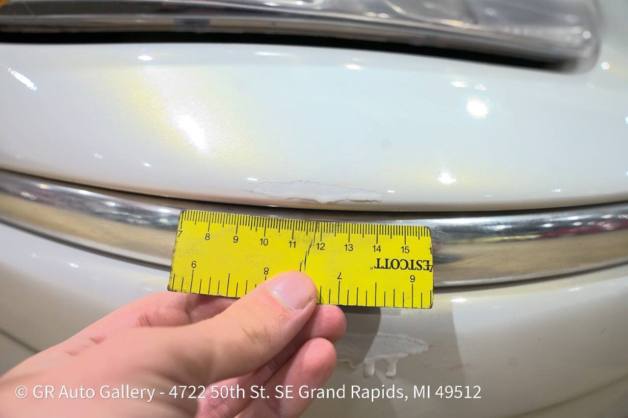 Used 1997 Chrysler Town & Country LXi FWD image 28