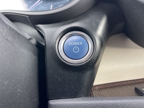 Used 2021 Toyota Sienna XLE image 13