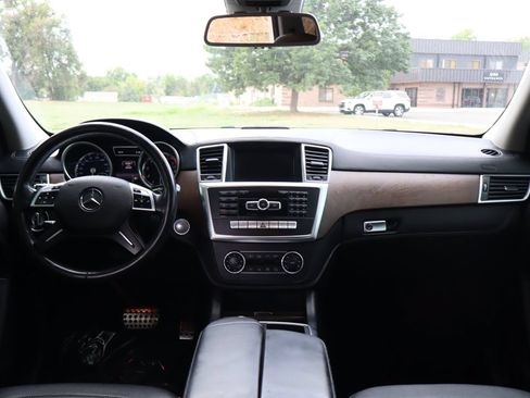 Used 2015 Mercedes-Benz ML 400 4MATIC image 16