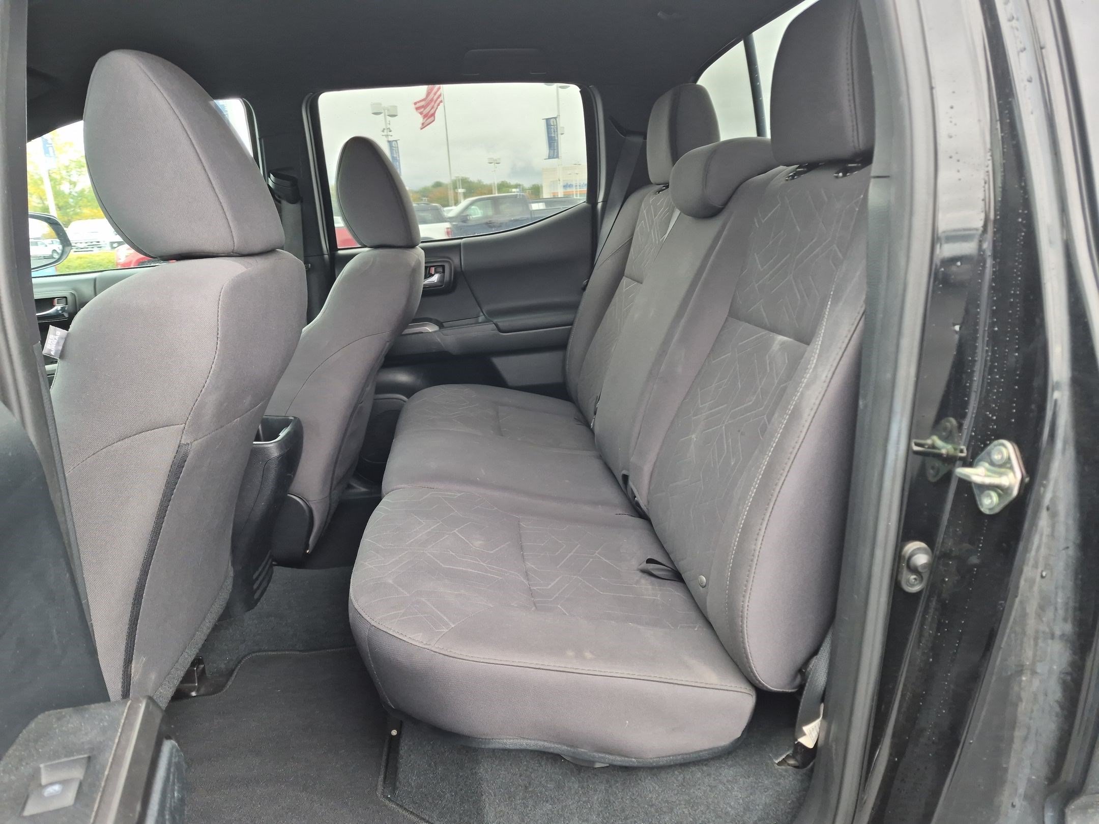 Used 2017 Toyota Tacoma TRD Sport w/ Tow Package (A/T) AWD/4WD image 28
