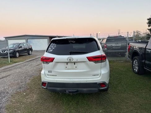 Used 2018 Toyota Highlander Limited Platinum image 4