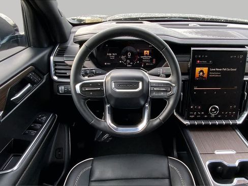 Used 2025 GMC Acadia Denali FWD image 6