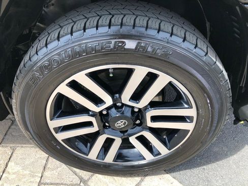 Used 2019 Toyota 4Runner Limited image 9