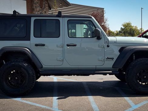 Used 2023 Jeep Wrangler Unlimited Sport AWD/4WD image 32