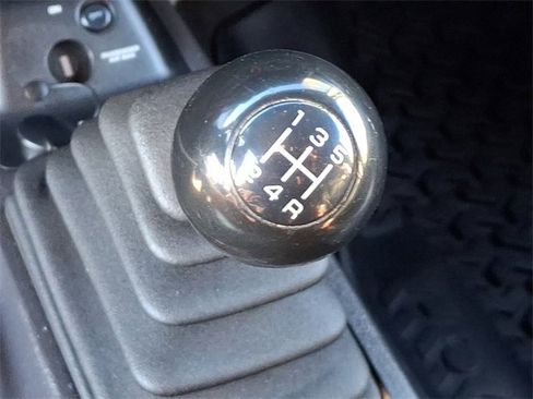 Used 1999 Jeep Wrangler SE image 14