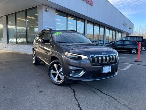 Used 2022 Jeep Cherokee Limited w/ Mopar Interior Package AWD/4WD image 3