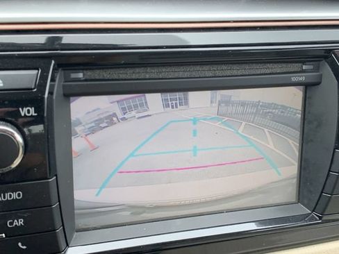 Used 2014 Toyota Corolla LE FWD image 22
