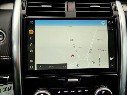 Used 2024 Land Rover Discovery Dynamic SE image 19