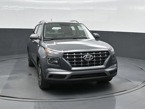 Used 2024 Hyundai Venue SEL FWD image 7