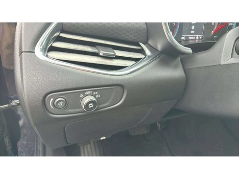Used 2018 Chevrolet Malibu LT FWD image 19