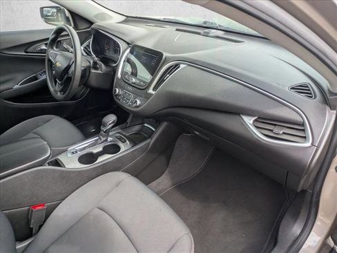 Used 2024 Chevrolet Malibu LT FWD image 18