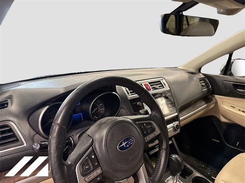Used 2017 Subaru Outback 2.5i Limited image 9