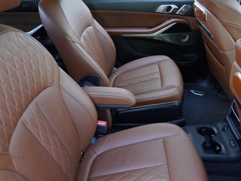 Used 2024 BMW X7 M60i w/ Executive Package AWD/4WD image 37