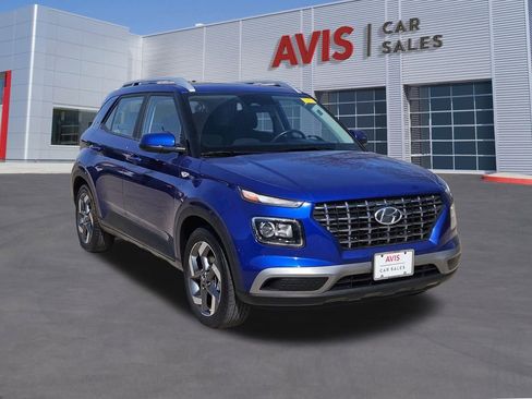 Used 2025 Hyundai Venue SEL image 9