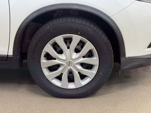 Used 2016 Nissan Rogue S FWD image 4