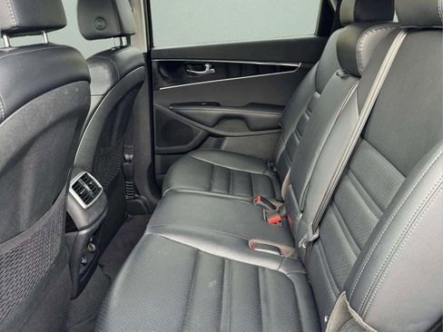 Used 2019 Kia Sorento EX image 10