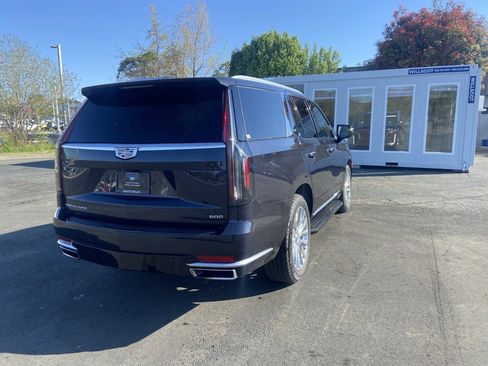Used 2023 Cadillac Escalade Premium Luxury w/ Performance Package image 4